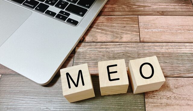 MEOブロックとパソコンの画像